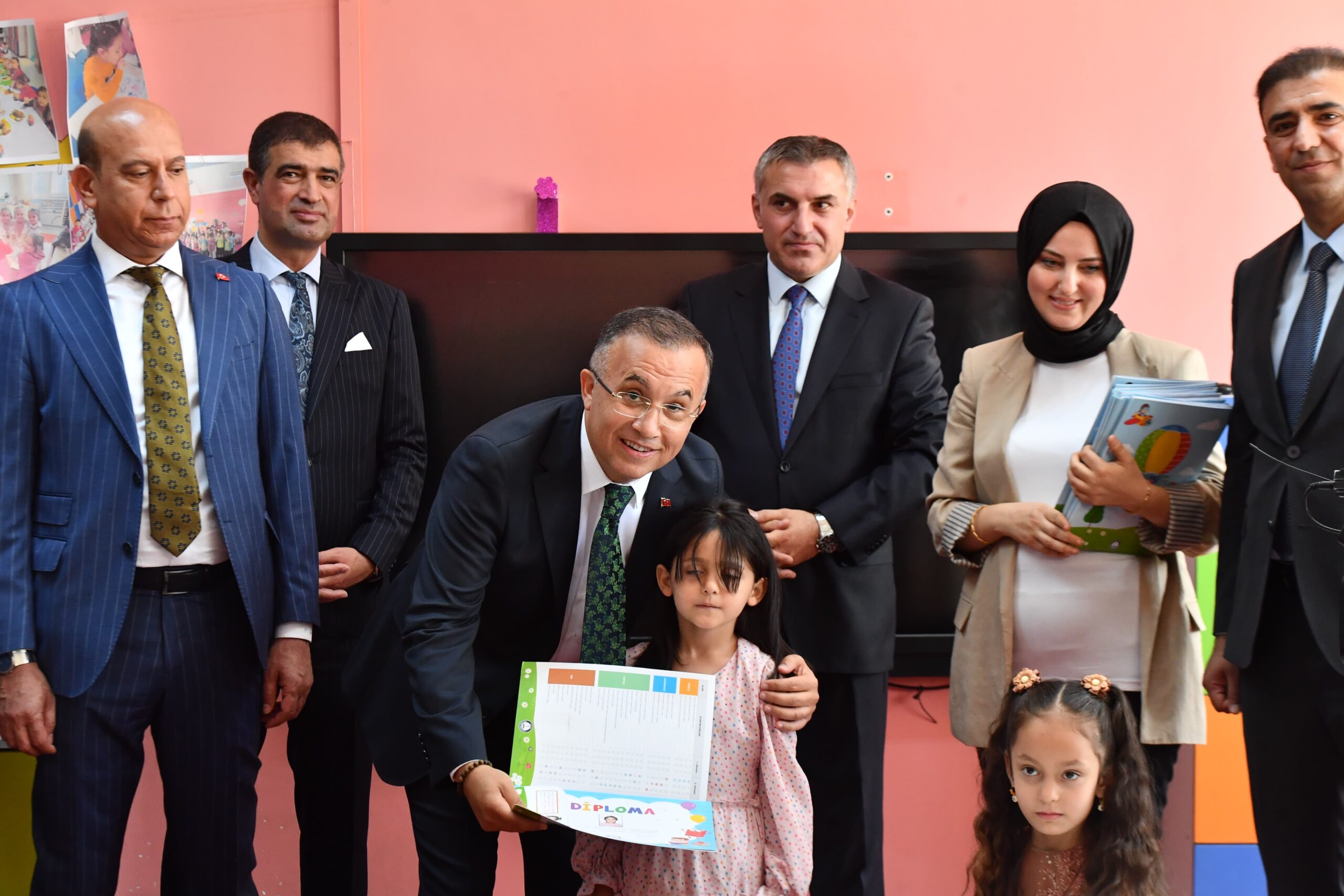 GAZİANTEP’TE 2024-2025 EĞİTİM-ÖĞRETİM YILI KARNE TÖRENİ HEYECANI 