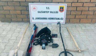 TARİHİ ESER KAÇAKÇILARI KAÇAMADI