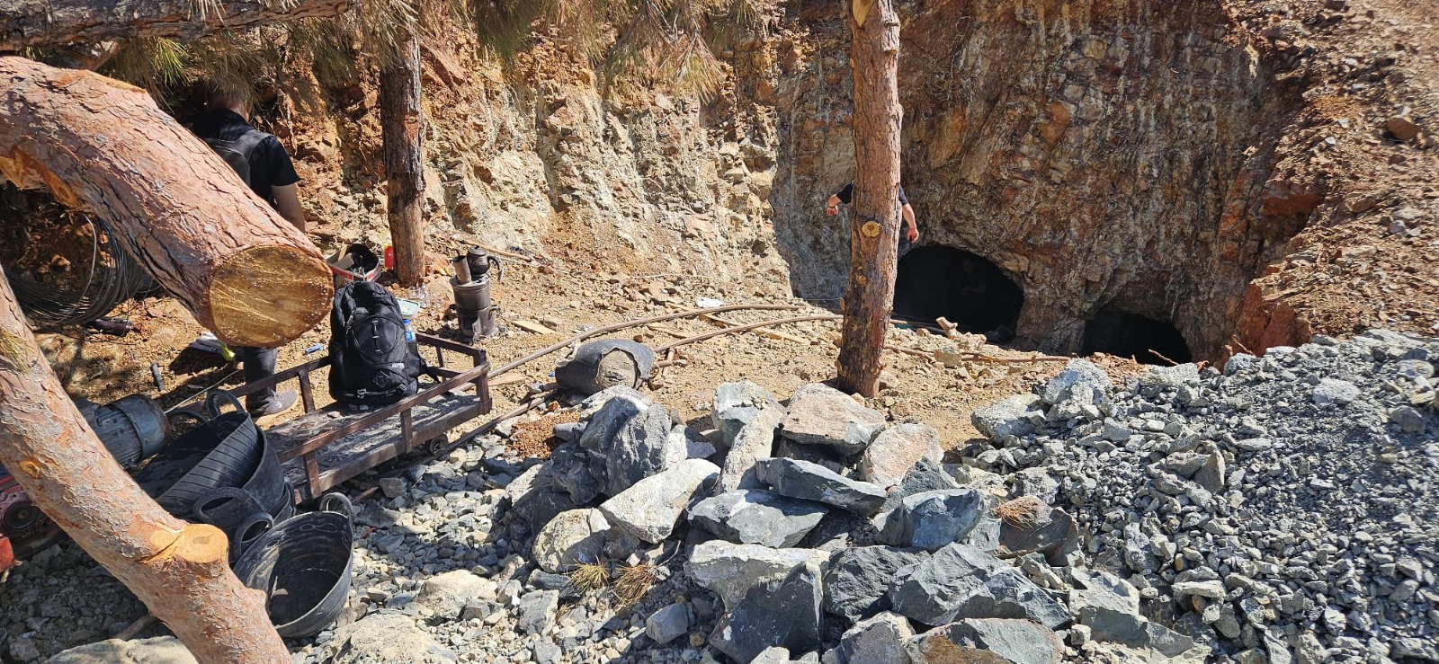 KAÇAK MADENCİLERE JANDARMADAN SUÇÜSTÜ