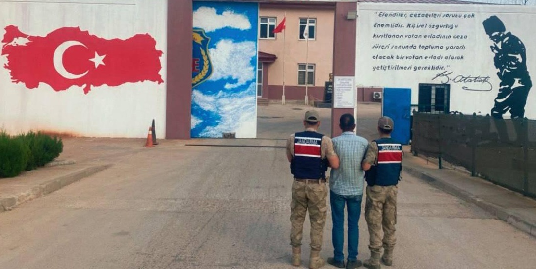 ARANMA KAYDI BULUNAN ÜÇ ŞAHIS JASATA YAKALANDI