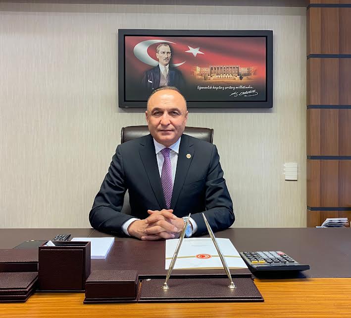 MİLLETVEKİLİ MERİÇ, 15 TEMMUZ BAYRAK TALİMATINA TEPKİ GÖSTERDİ