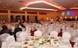 LÜKS RESTAURANTTA DÜĞÜN PASTASINDAN ZEHİRLENDİLER