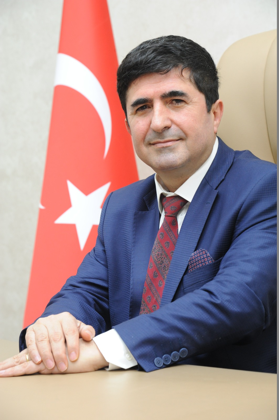 DR. CENGİZ BAYRAM: “AİLE VE ÇOCUKLAR SİYASETİN MALZEMESİ OLMAMALI”