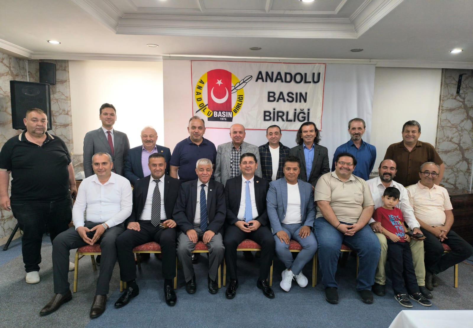 “GAZETECİ, MESLEKTAŞINI TEHDİT ETMEZ”