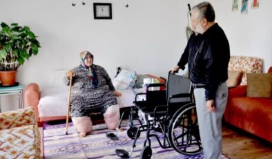 ÖKKEŞ BABA VAKFINDAN TEKERLEKLİ SANDALYE