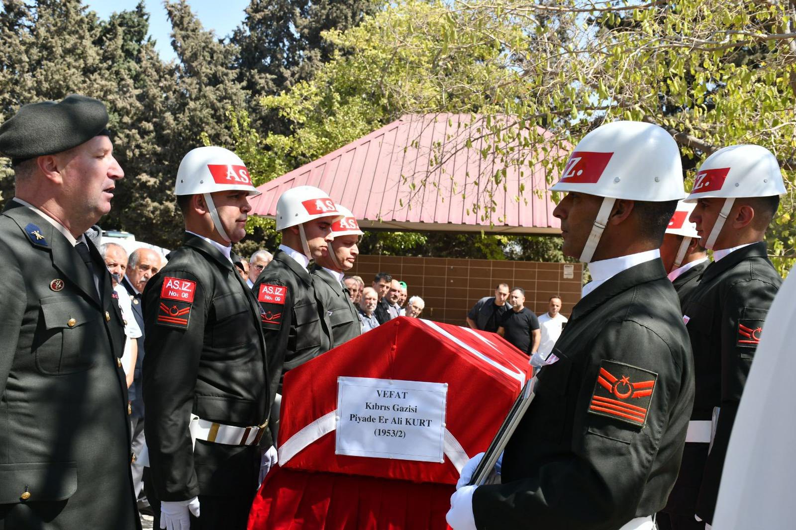 KIBRIS GAZİSİ KURT TOPRAGA VERİLDİ