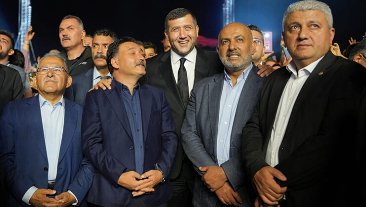 AHMET ŞAFAK’TAN KAYSERİ’DE 52 BİN KİŞİLİK DEV KONSER