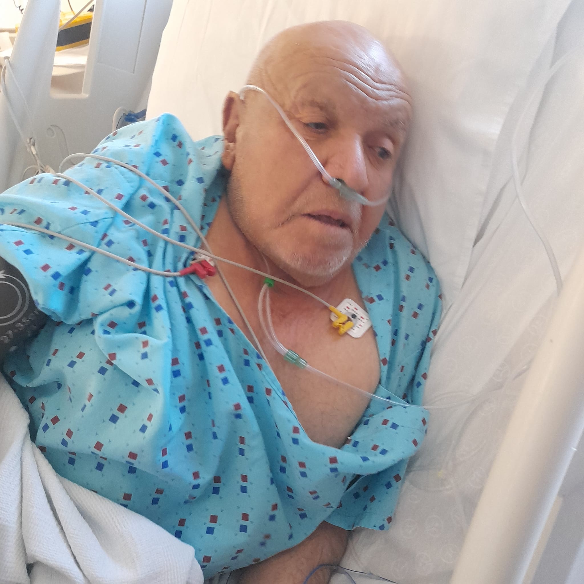 ŞEHİR HASTANESİNDE DOKTURUN TABURCU EDİP YAKINLARINA SALDIRDIĞI