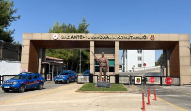 JANDARMA DEDEKTİFLERİ 1771 ARANAN ŞAHSI YAKALADI
