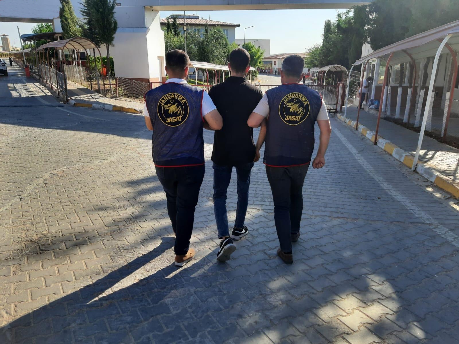 JASAT 20 YIL HAPİS CEZASI İLE ARANAN KATİL ZANLISINI YAKALADI