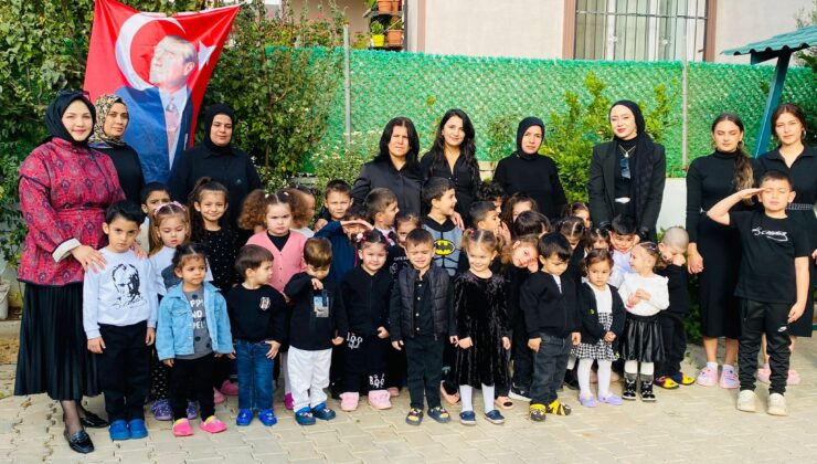 BİLGİÇ AKADEMİ’Lİ MİNİKLERDEN ANLAMLI 10 KASIM TÖRENİ