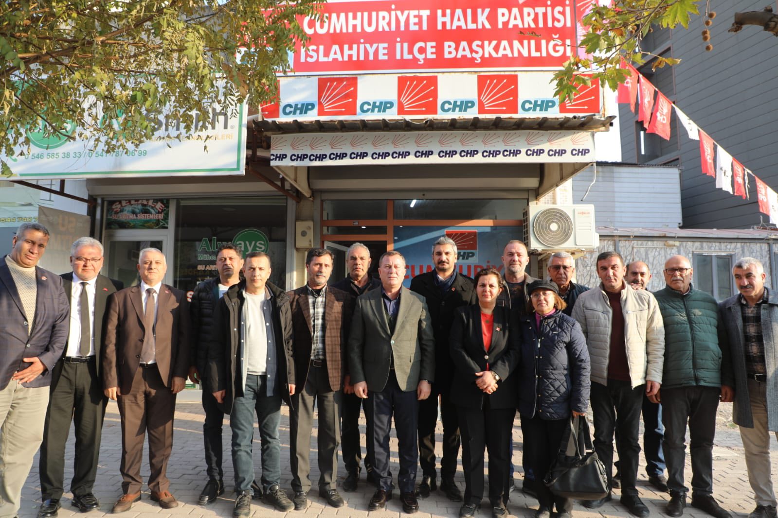 NİZİP BELEDİYE BAŞKANI CHP İLÇE TEŞKILATINI ZİYARET ETTİ