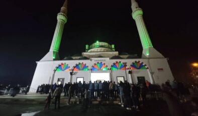 REGAİB GECESİ CAMİLER DOLDU TAŞTI